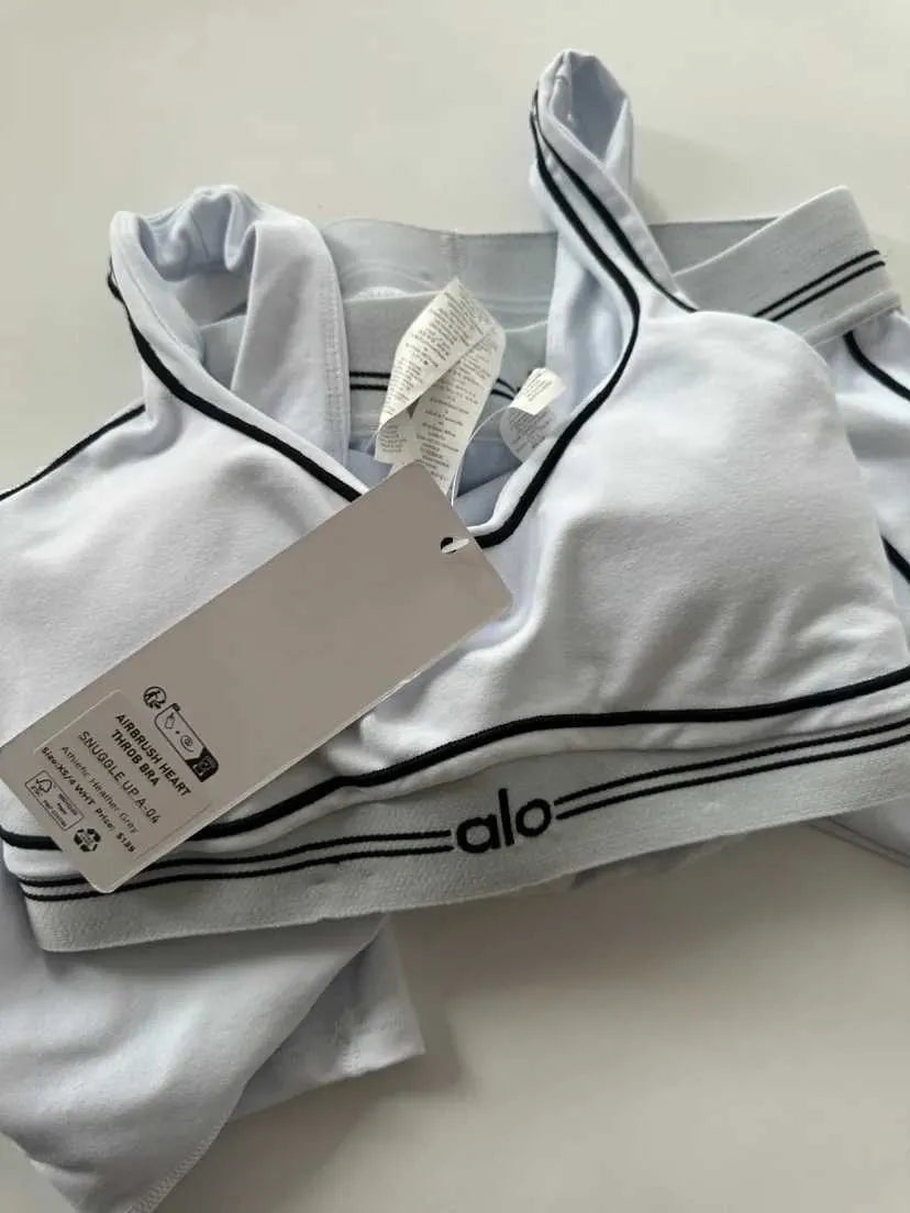 Alo Yoga 2-piece workout set - leggings and sports bra