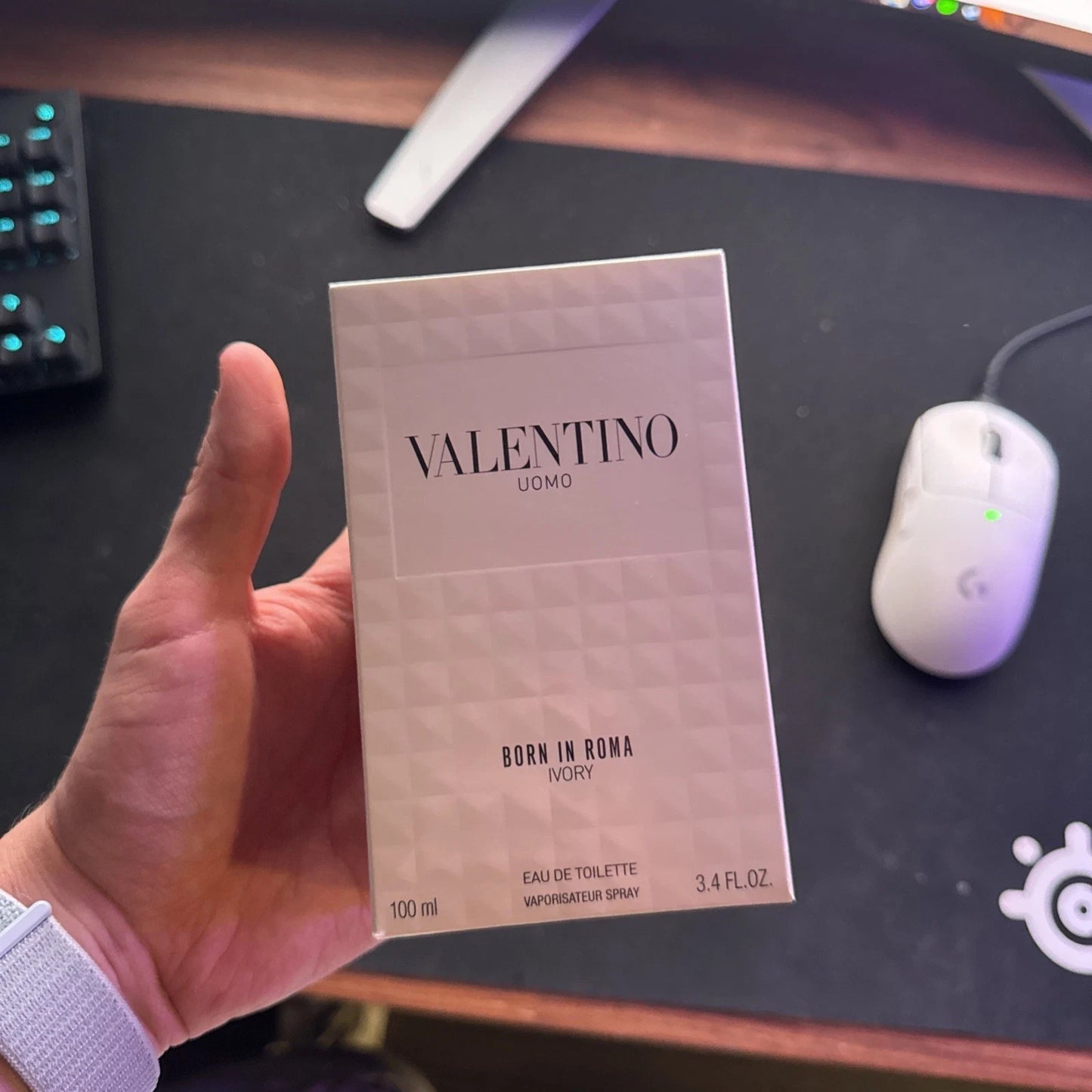 VALENTINO UOMO BORN IN ROMA IVORY EAU DE TOILETTE SPRAY FOR MEN 3.4 Oz / 100 ml
