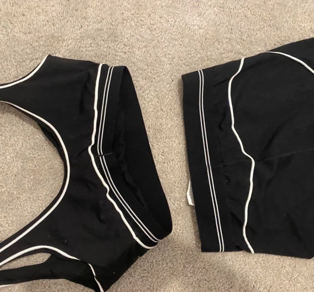 Alo Yoga 2-Piece Workout Set – Leggings & Sports Bra (Black)