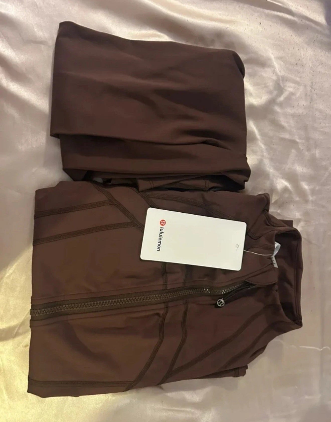 Lululemon 2 Piece Set – Leggings and Jacket (Brown)